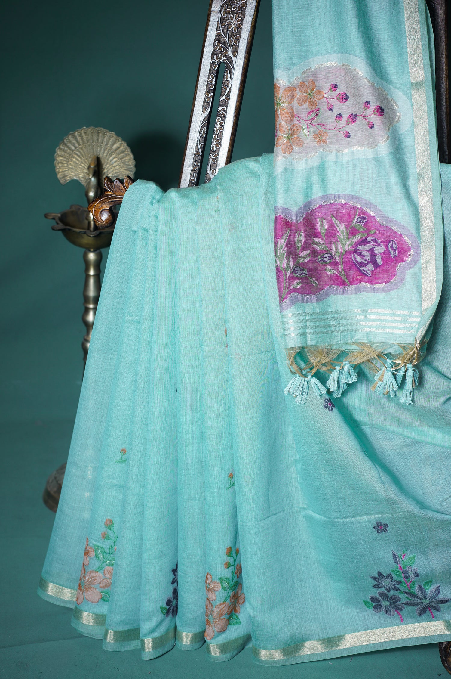 "UTSAV BANARAS 302" Banarasi Sea Green Chanderi Jamdani Silk Saree with Scalloped Floral Pallu