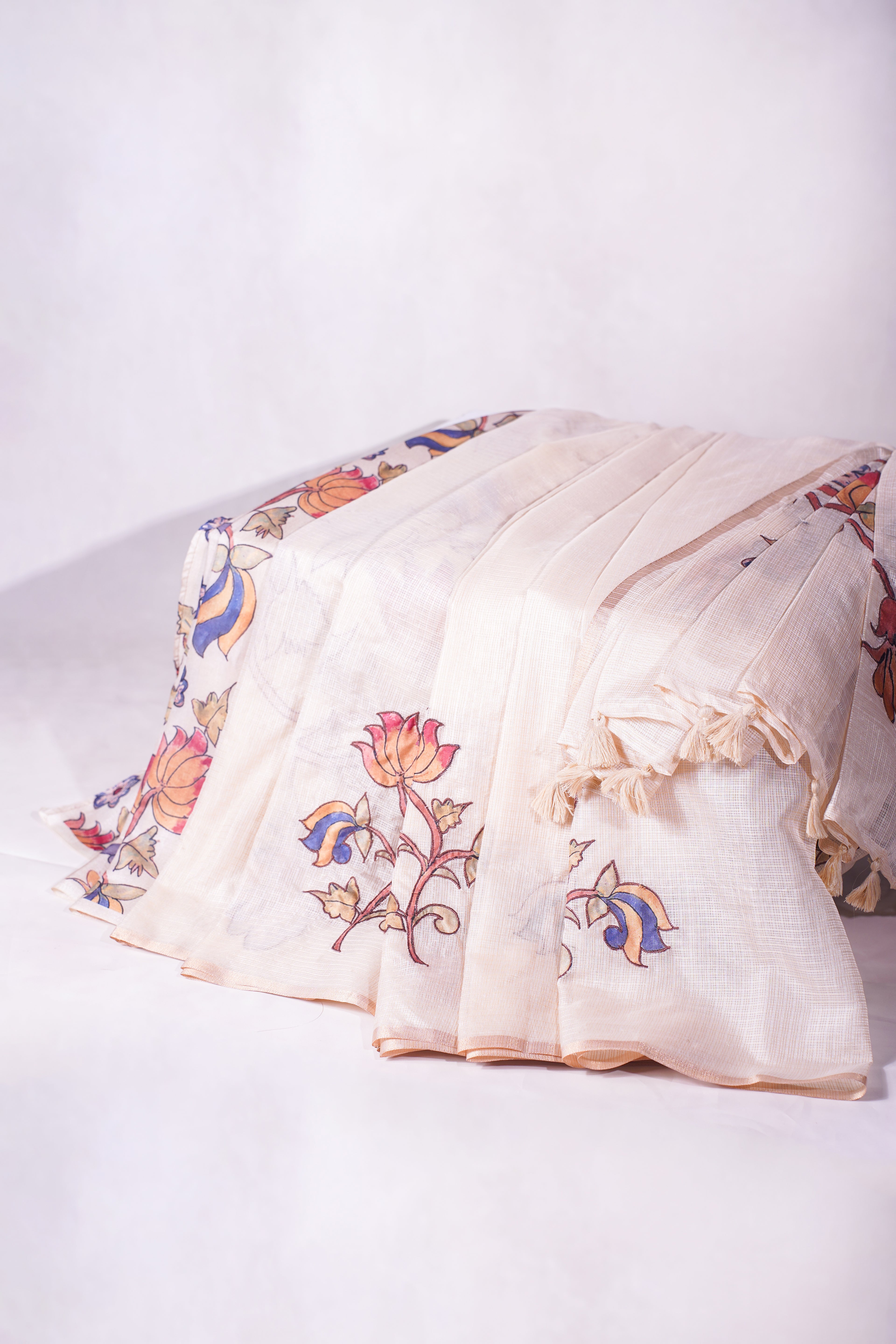 "UTSAV BANARAS 347" Banarasi Cream Munga Silk Saree With Multicolored Floral Applique &amp; Hand-Painted Effect