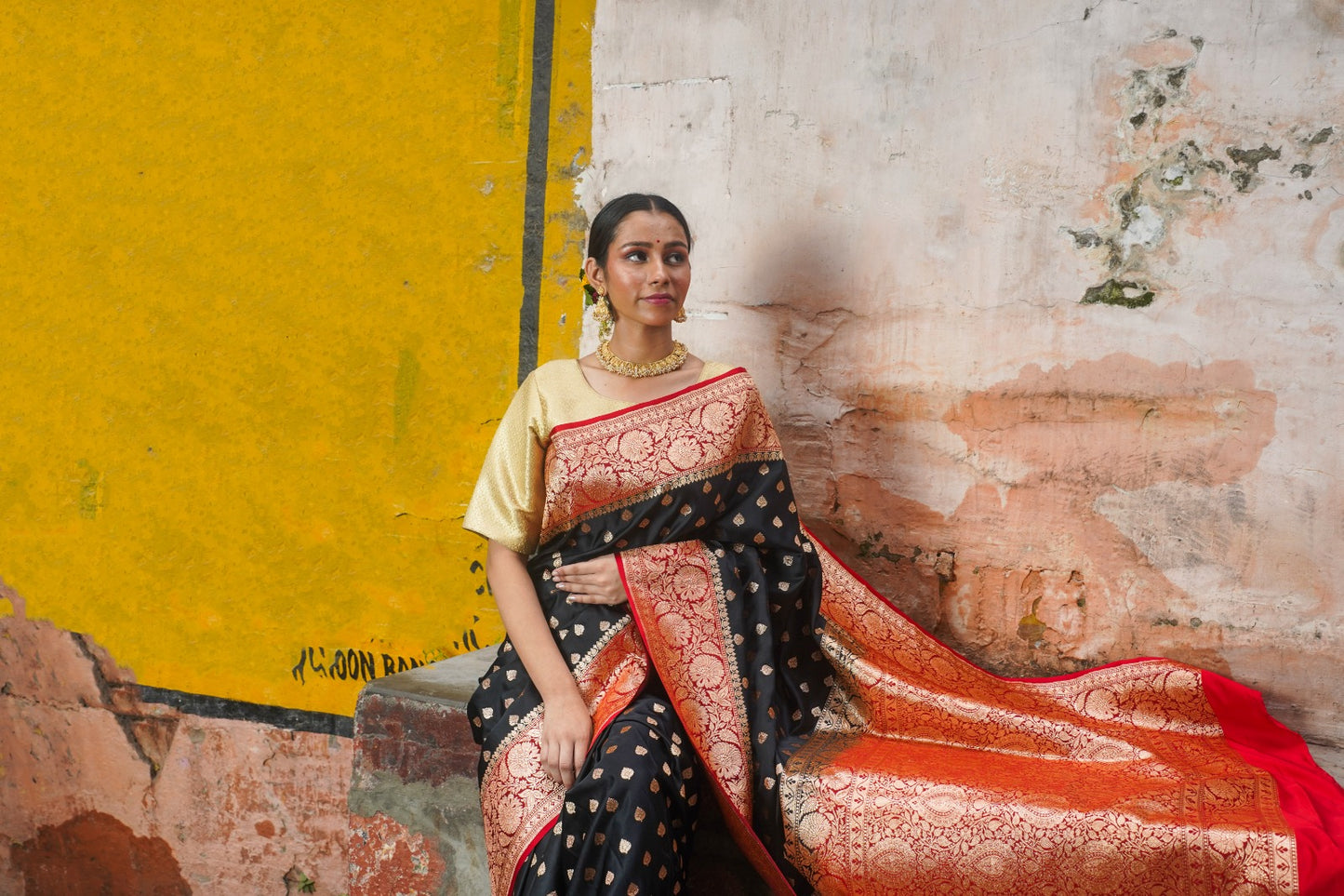 Sideshwari Black Traditional Banarasi Silk Handwoven Saree