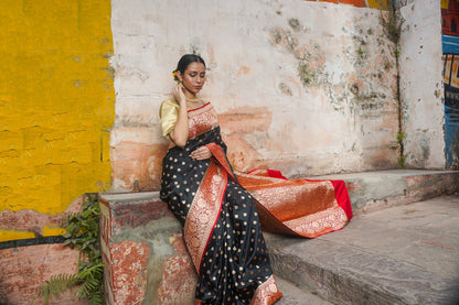 Sideshwari Black Traditional Banarasi Silk Handwoven Saree