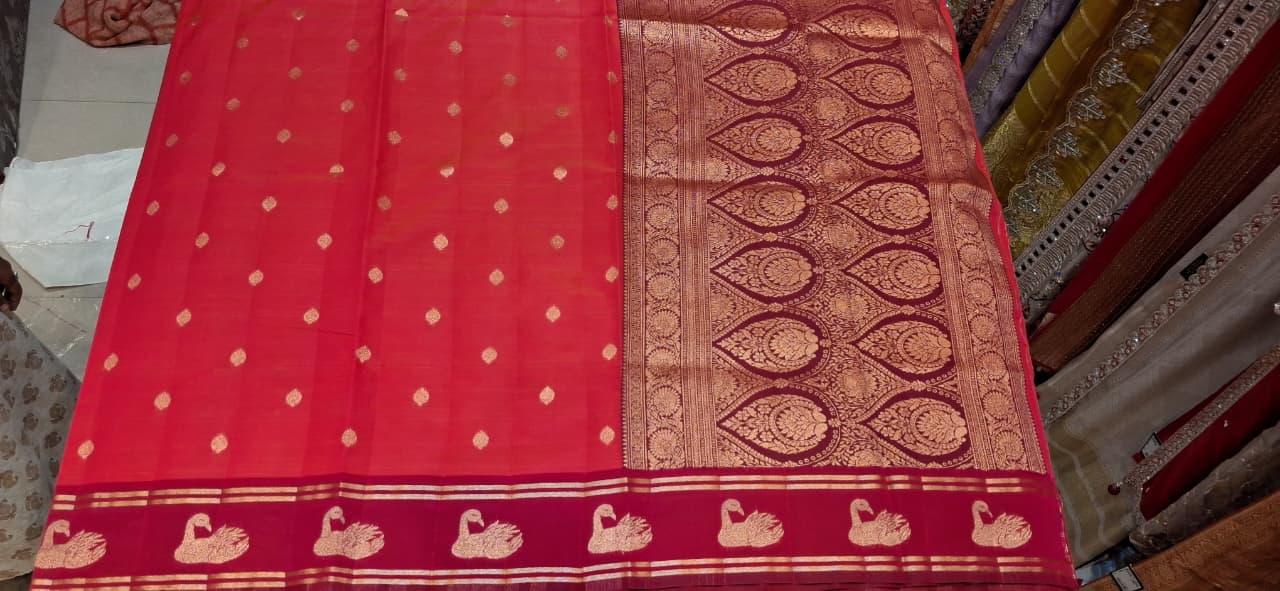 UTSAV BANARAS 500: Fuchsia Pink Banarasi Soft Silk Meenakari Zari Saree