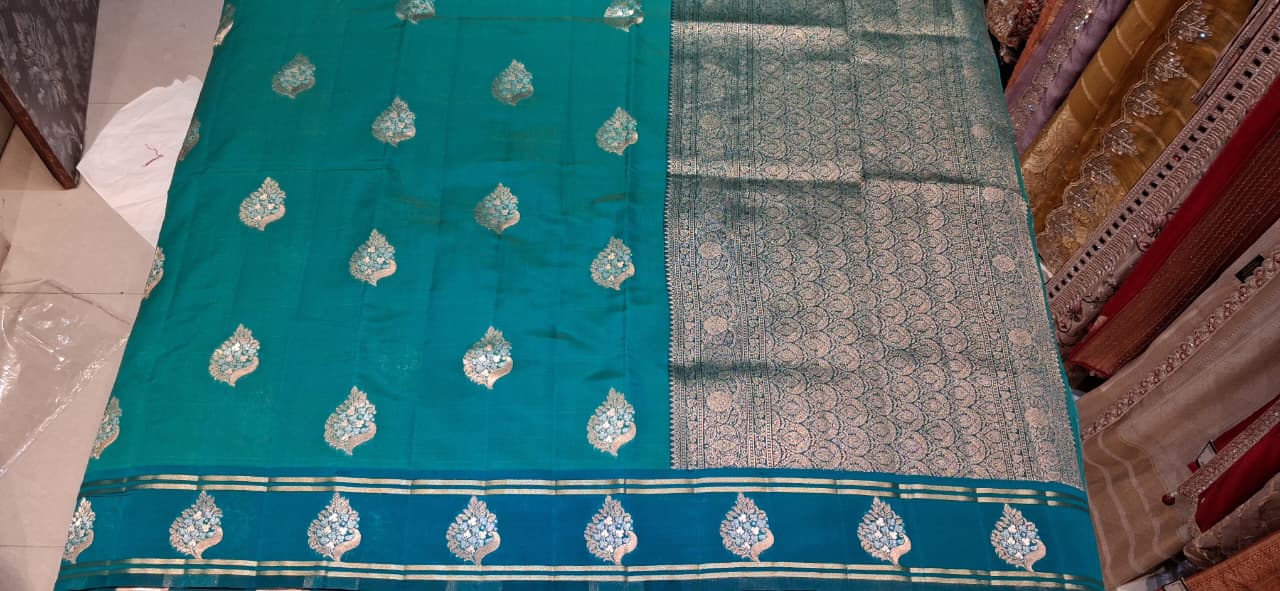 UTSAV BANARAS 499: Rama Green Banarasi Soft Silk Meenakari Zari Saree