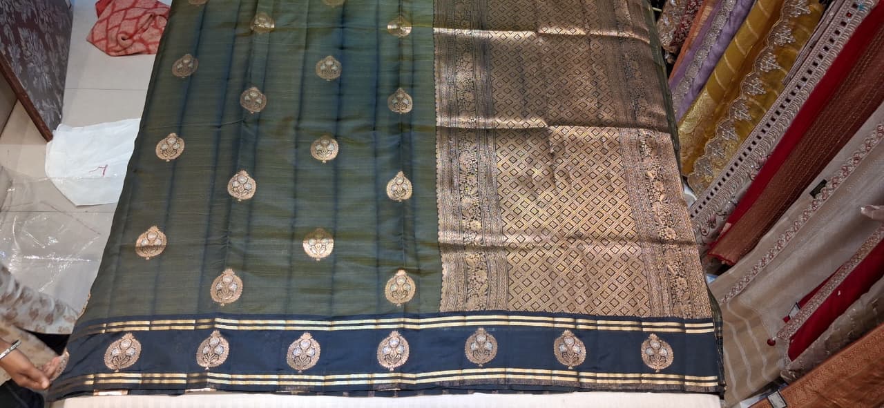 UTSAV BANARAS 497: Olive Green Banarasi Soft Silk Meenakari Zari Saree